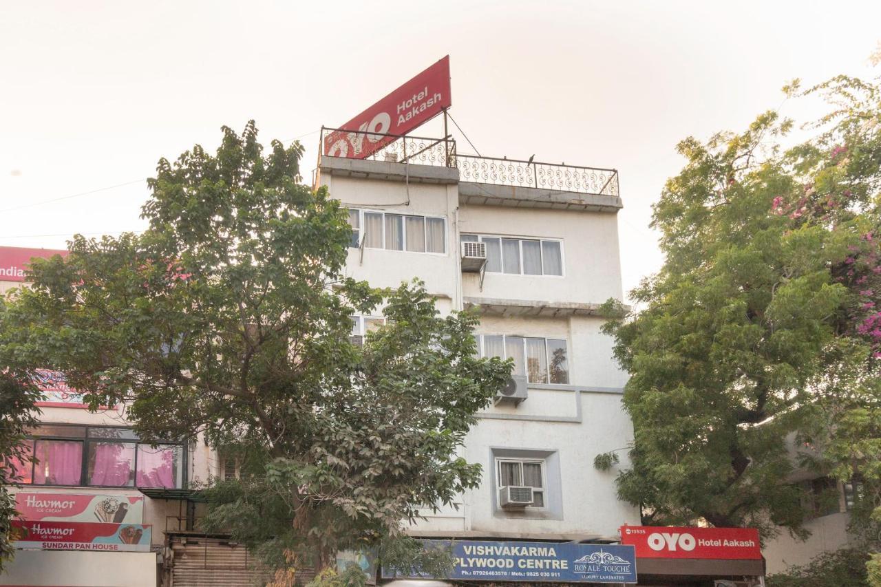 Oyo 13535 Aakash Hotel Ahmedabad Eksteriør billede