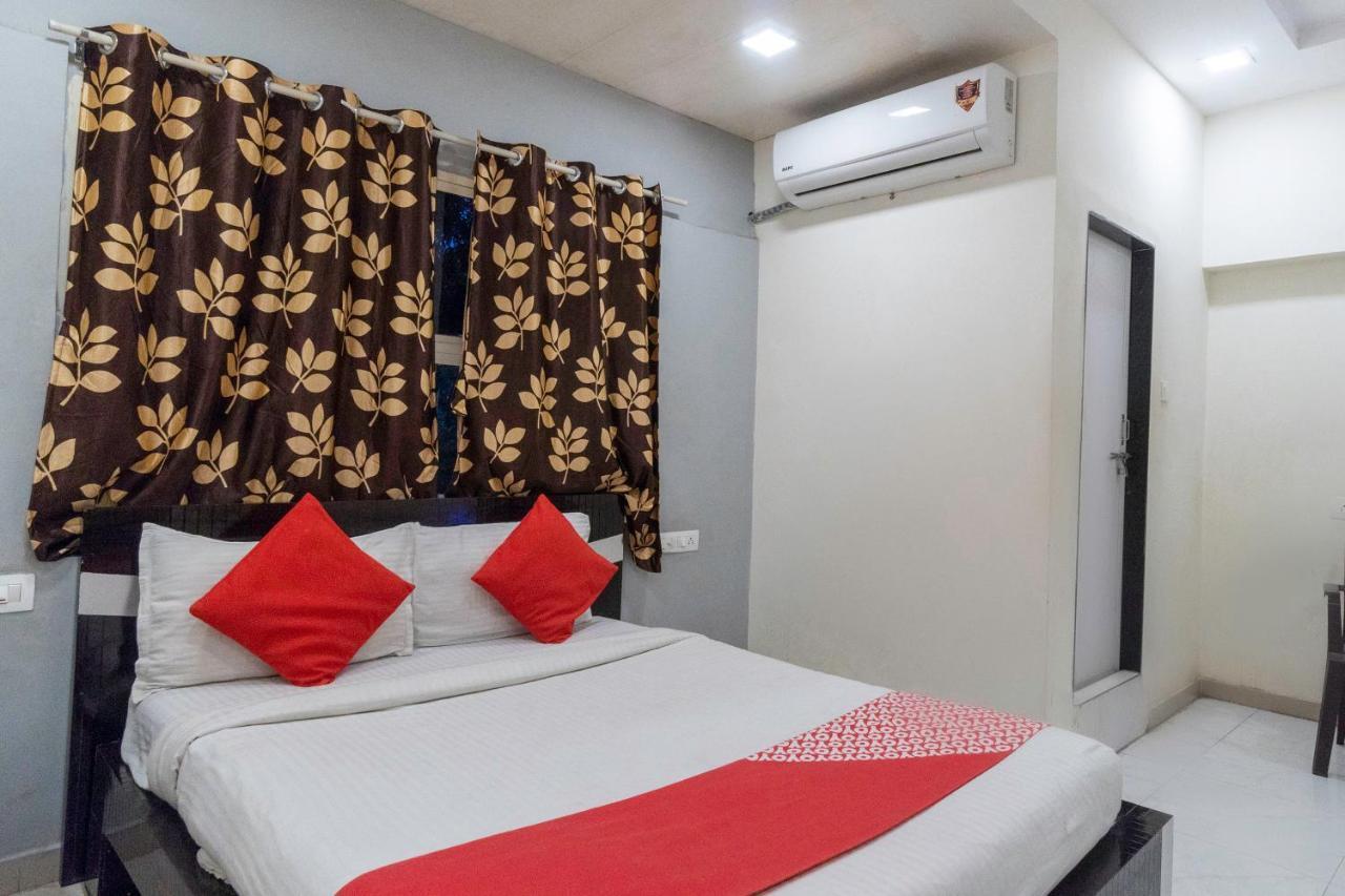 Oyo 13535 Aakash Hotel Ahmedabad Eksteriør billede