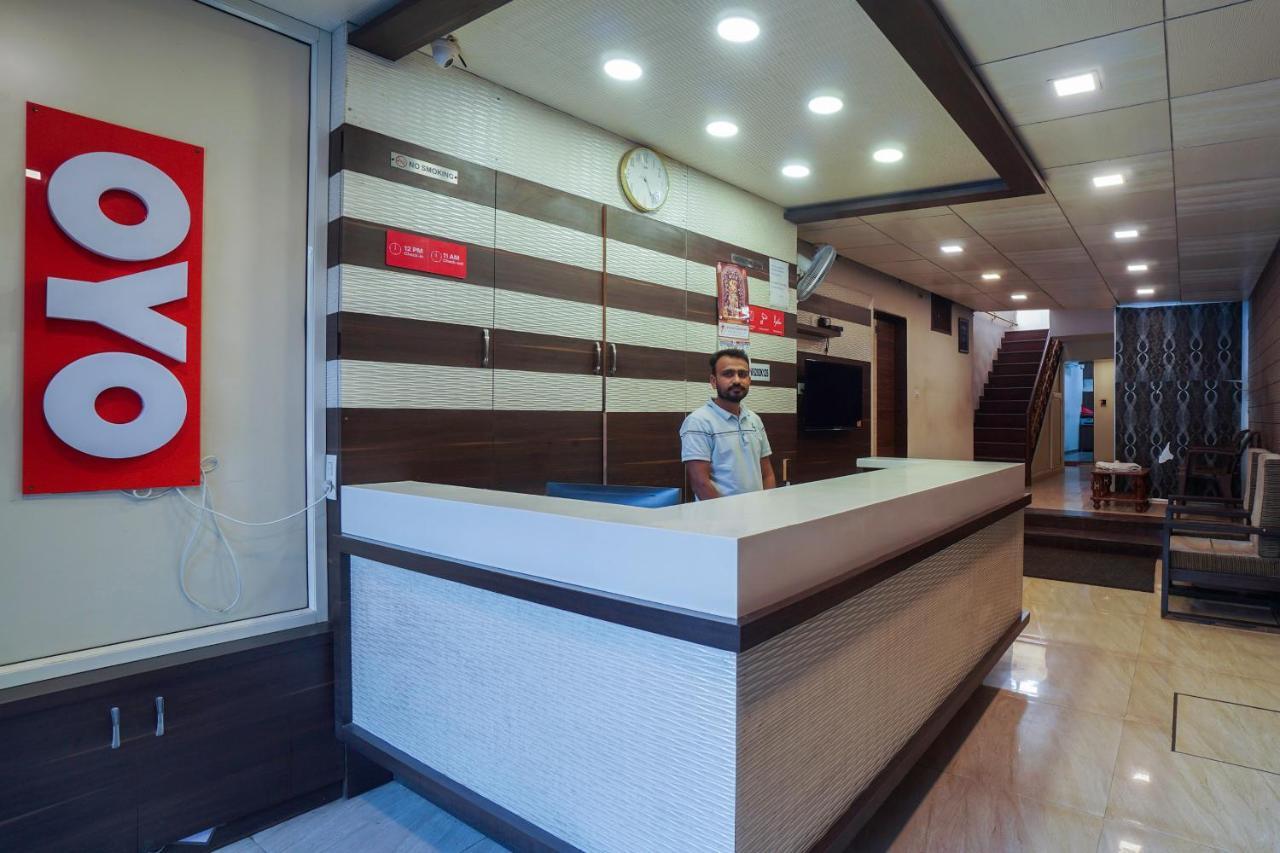 Oyo 13535 Aakash Hotel Ahmedabad Eksteriør billede