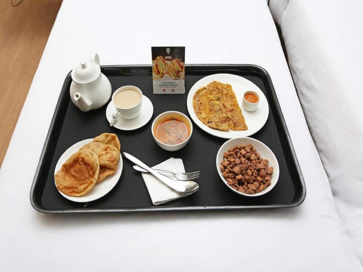 Oyo 13535 Aakash Hotel Ahmedabad Eksteriør billede