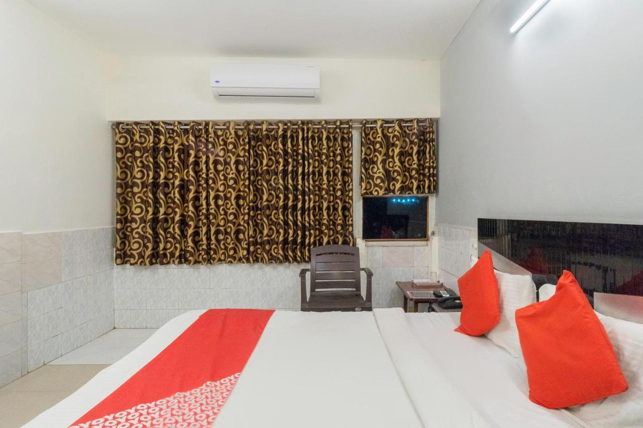 Oyo 13535 Aakash Hotel Ahmedabad Eksteriør billede